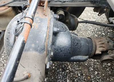 Meritor-Rockwell MT40-14X Rear Differential for a 2013 Volvo VNL