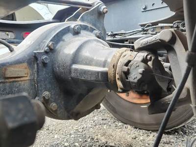 Meritor-Rockwell MT40-14X Rear Differential for a 2020 Volvo VNR64T