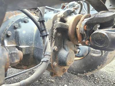Meritor-Rockwell MT40-14X Rear Differential for a 2019 Volvo VNR64T