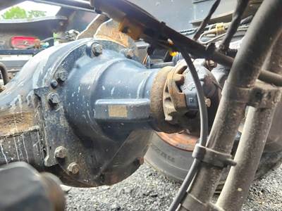 Meritor-Rockwell MT40-14X Rear Differential for a 2019 Volvo VNR64T
