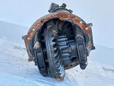 Meritor-Rockwell MT40-14X Rear Differential for a 2015 Freightliner Cascadia 132