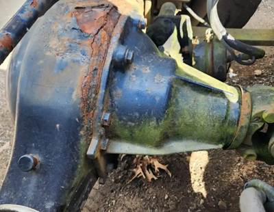 Meritor-Rockwell MT40143 Rear Differential for a 2004 Freightliner Columbia 120