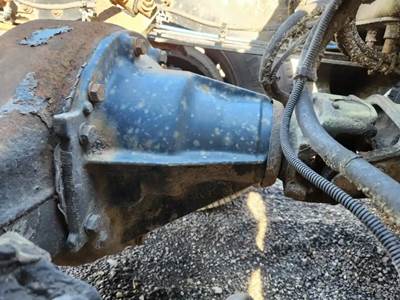 Meritor-Rockwell MT40143 Rear Differential for a 2011 Freightliner Cascadia 125