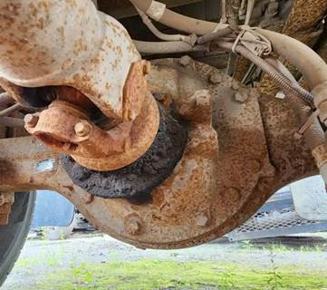 Meritor-Rockwell Rear Differential for a 1999 Ford F800