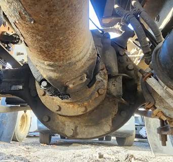 Meritor-Rockwell Rear Differential for a 2012 Freightliner Cascadia 113