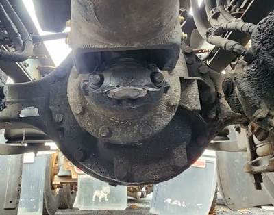 Meritor-Rockwell Rear Differential for a 2014 Freightliner Cascadia 113