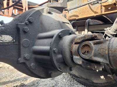 Meritor-Rockwell Rear Differential for a 2005 Hino 268