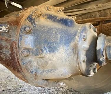 Meritor-Rockwell R170 Rear Differential for a 1976 Ford 8000