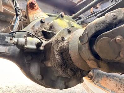 Meritor-Rockwell RR23-160 Rear Differential for a 2004 Sterling L9500