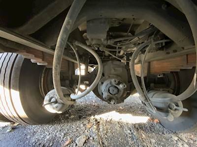 Meritor-Rockwell RR/RS23160 Rear Differential for a 2002 Ford F-750