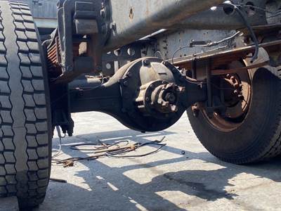 Meritor-Rockwell RR/RS19145 Rear Differential for a 2010 Hino 268