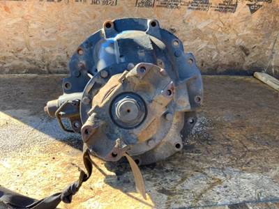 Meritor-Rockwell RR/RS23160 Rear Differential for a 2013 Freightliner Cascadia 125