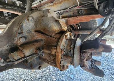 Meritor-Rockwell RS23160 Rear Differential for a 2005 Freightliner M2 106