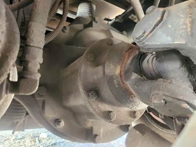 Meritor-Rockwell RS24160 Rear Differential for a 2000 Pierce Model Tilt Cab