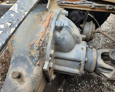 Meritor-Rockwell RT40-145 Rear Differential for a 2005 Volvo VNL