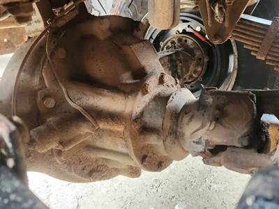 Meritor-Rockwell RT46-160 Rear Differential for a 2012 Freightliner 114SD