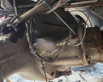 Meritor-Rockwell RT46160 P Rear Differential for a 2002 Sterling L9500