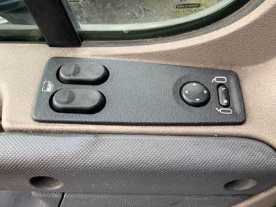 Freightliner Cascadia 125 Door Electrical Switch