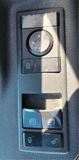 Freightliner Cascadia 126 Door Electrical Switch