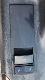 Freightliner Cascadia 126 Door Electrical Switch