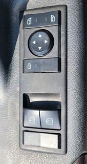 Freightliner Cascadia 126 Door Electrical Switch