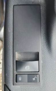 Freightliner Cascadia 126 Door Electrical Switch