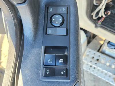 Freightliner Cascadia 126 Door Electrical Switch