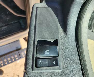 Freightliner Cascadia 126 Door Electrical Switch
