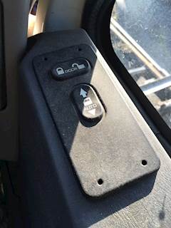 International TranStar 8600 Door Electrical Switch