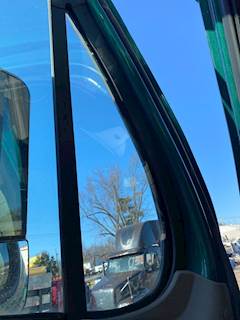 Freightliner Cascadia 113 Door Vent Window