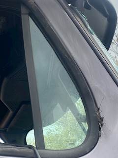 Freightliner Cascadia 125 Door Vent Window