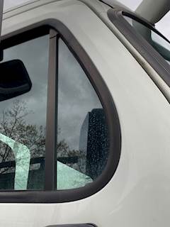 Freightliner Cascadia 125 Door Vent Window