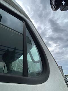 Freightliner Cascadia 125 Door Vent Window
