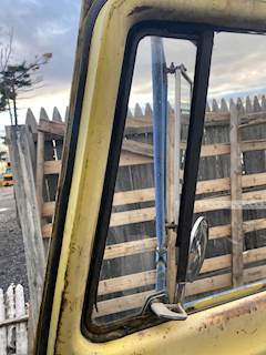 International CO-1750B Door Vent Window