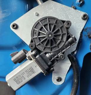 Freightliner M2 106 Door Window Regulator