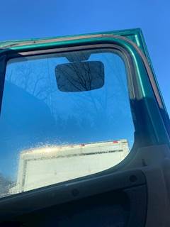 Freightliner Cascadia 113 Door Window