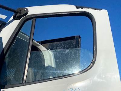 Freightliner M2 112 Door Window for a 2007 Freightliner M2 112 Medium Duty