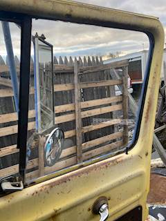 International CO-1750B Door Window