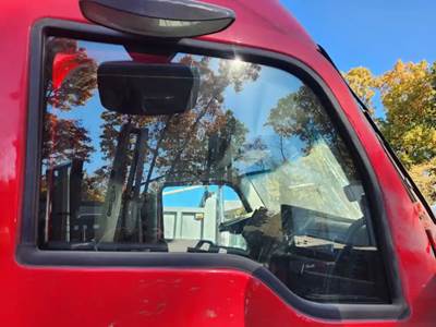 Kenworth T680 Door Window