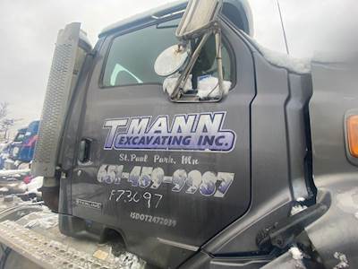 Ford AT9522 AEROMAX 122 Right Door