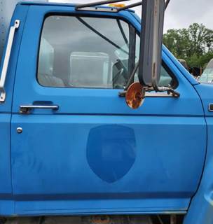 Ford F-700 Right Door for a 1995 Ford F700