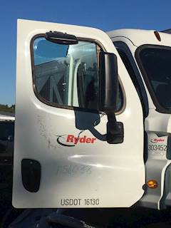 Freightliner Cascadia 113 Right Door