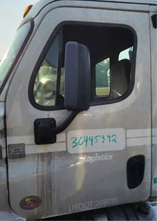 Freightliner Cascadia 113 Left Door