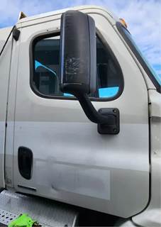 Freightliner Cascadia 113 Right Door