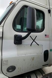 Freightliner Cascadia 113 Left Door