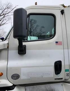Freightliner Cascadia 113 Left Door