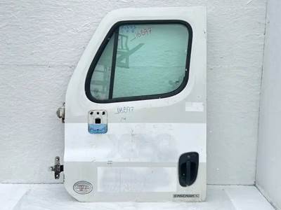 Freightliner Cascadia 113 Left Door