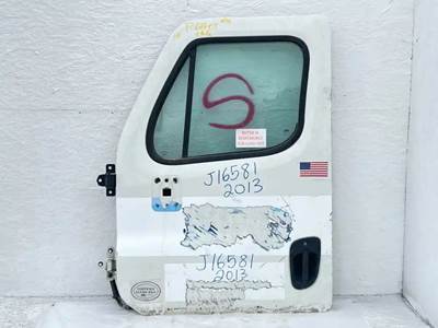 Freightliner Cascadia 113 Left Door