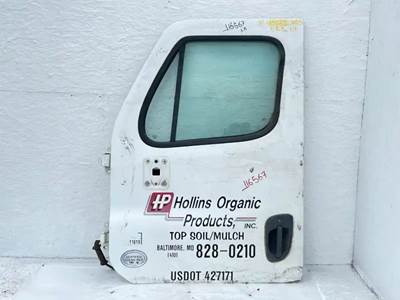 Freightliner Cascadia 113 Left Door