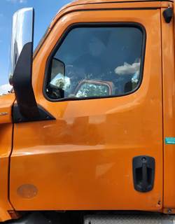 Freightliner Cascadia 116 Left Door for a 2019 Freightliner Cascadia 116 Day Cab
